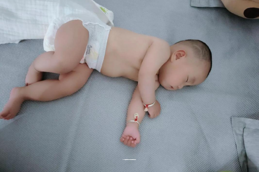 遂宁三个月宝宝抬头不稳